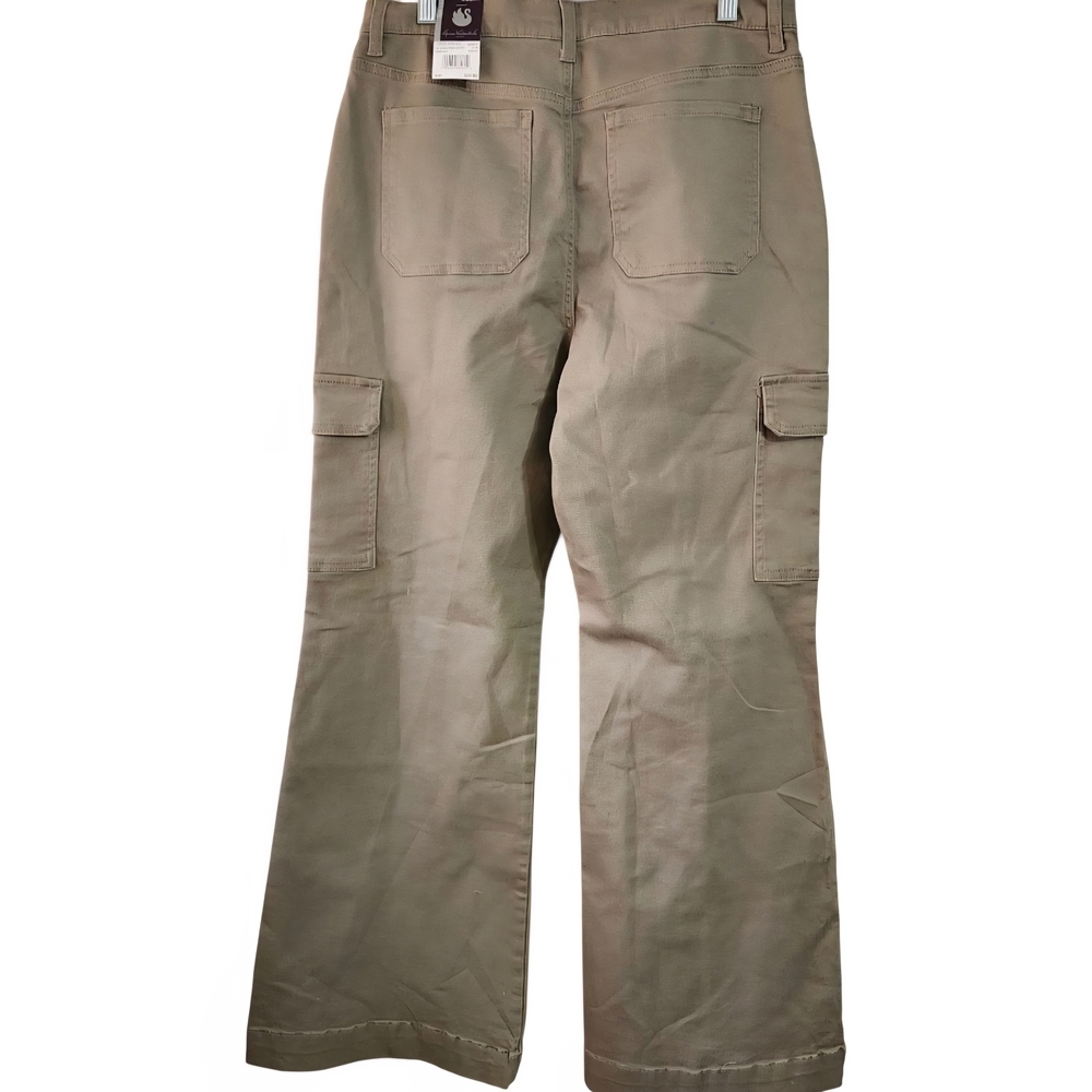 Gloria Vanderbilt Wide-Leg Cargo Pants in Khaki - Picture 4 of 8